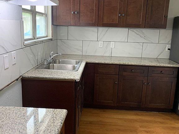 3rd image of 10601 Ambursen St