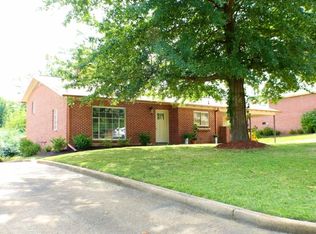 928 Lynn Cir, Tupelo, MS 38804