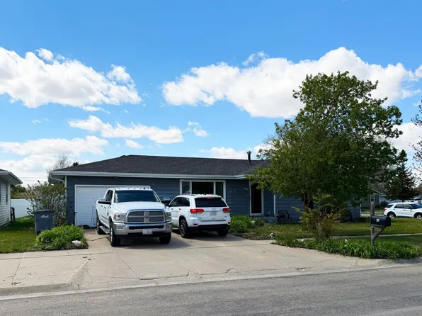 107 S Harrington St, Ainsworth, NE 69210