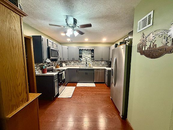 3rd image of 303 Pleasant St
