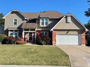 1712 NE Baron Dr, Lees Summit, MO 64086