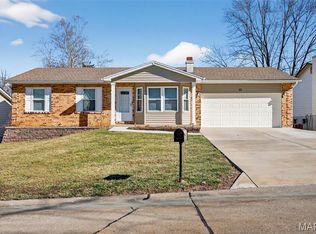 50 Sparrow Point Cir, Fenton, MO 63026