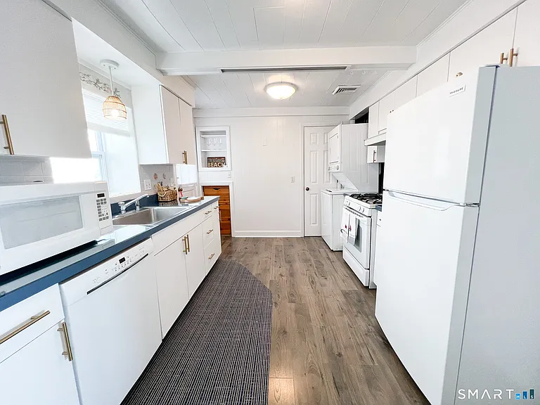 54 Milesfield Ave — Photo 7