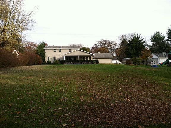 4th image of 105 Country Club Drive