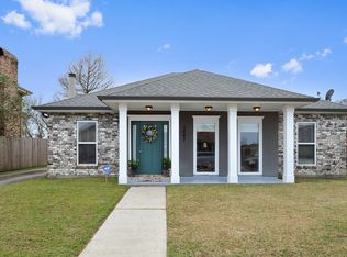 2447 Daniel Dr, Violet, LA 70092