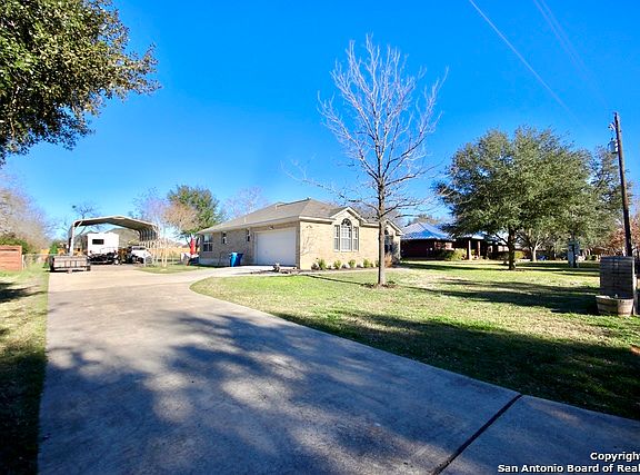 2nd image of 108 Oaklawn Dr