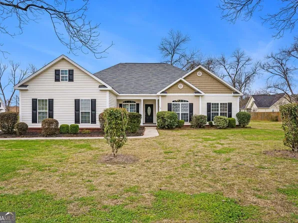 112 Lanier Loop, Kathleen, GA 31047