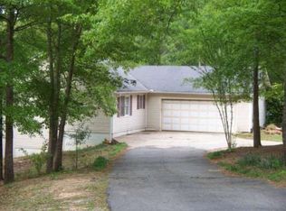 492 Graham Woods Cir, Gray, GA 31032
