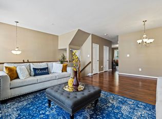 7526 Stonehouse Run Dr, Glen Burnie, MD 21060
