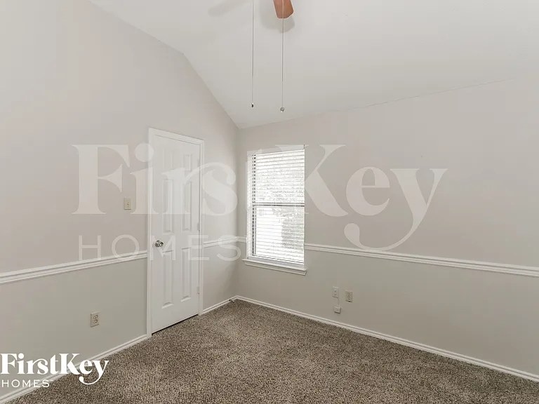 1008 Micarta Dr — Photo 14