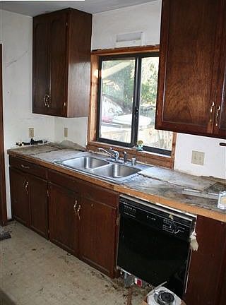 4th image of 22764 Marolyn Ct