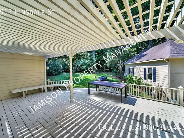 2913 Hinsdale St — Photo 25
