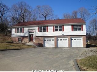 26 Quadrado Dr, Oakville, CT 06779