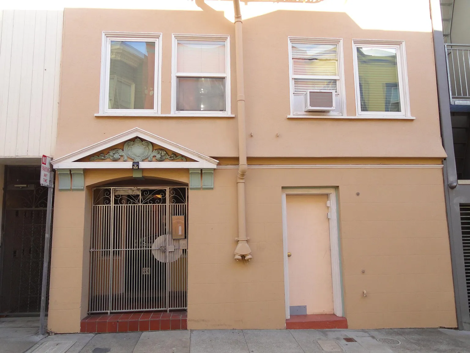 1 bed, 450 sqft, $2,450 — Photo 2