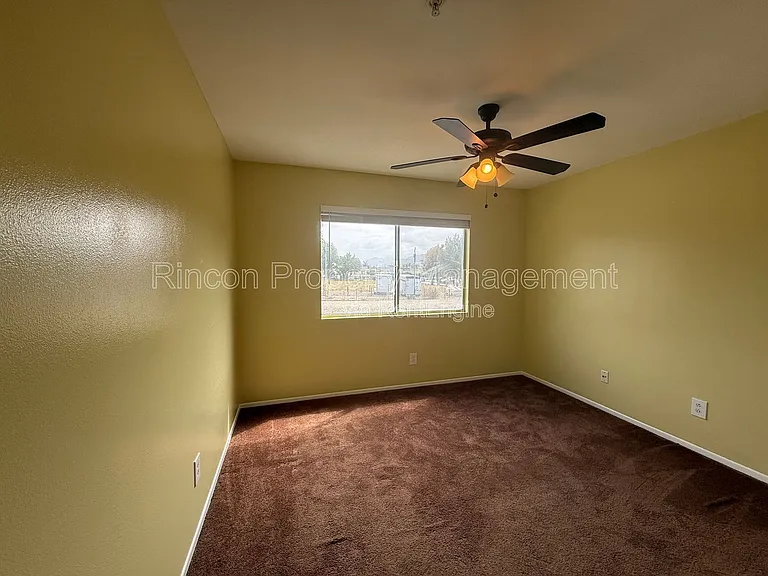 1540 Pyramid Ave — Photo 9