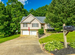 579 Middle View Dr, Ringgold, GA 30736