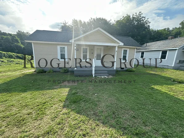 142 Ramsey St, Henderson, NC 27536
