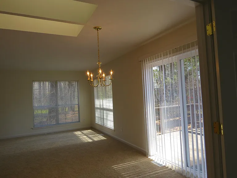 131 King Henry Way — Photo 5
