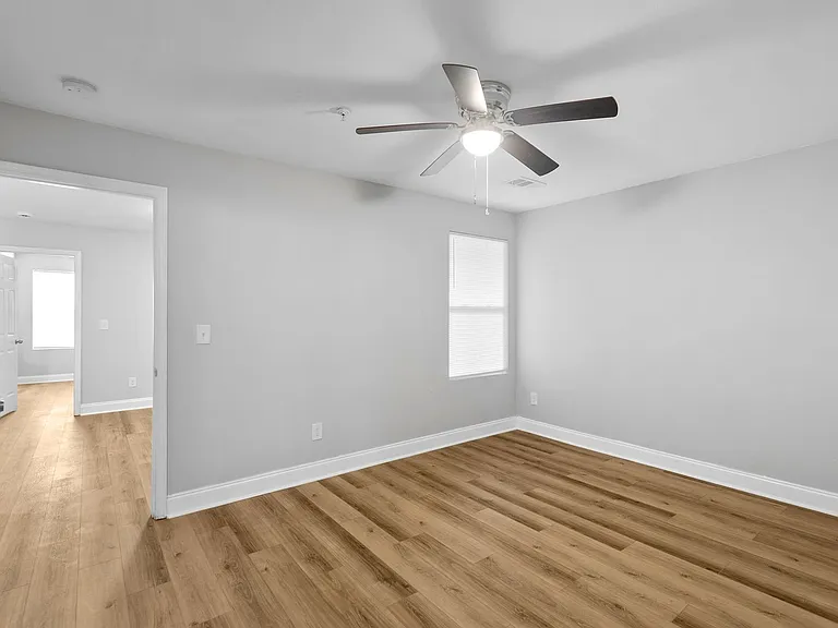 Crestview Apartments — Photo 43