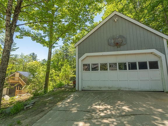 5th image of 674 Elm Hill Road
