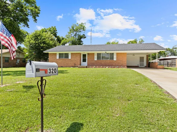 320 Nuss Dr, Mineola, TX 75773