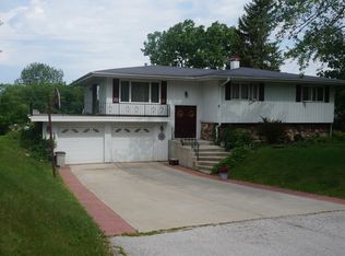 337 Hilltop Dr, North Aurora, IL 60542