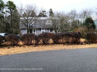 4 Kiowa Trl, Browns Mills, NJ 08015