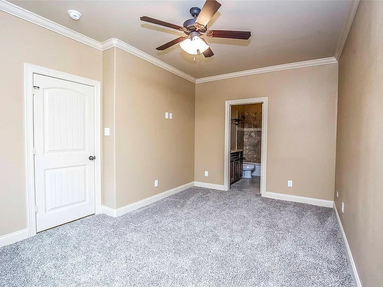 1516 Amundsen St — Photo 21