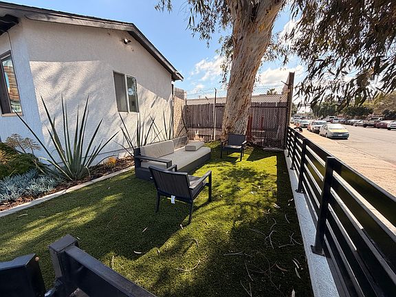 3rd image of 1836 Newton Ave #1836