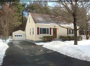 3 Hillview Ter, Guilderland, NY 12084