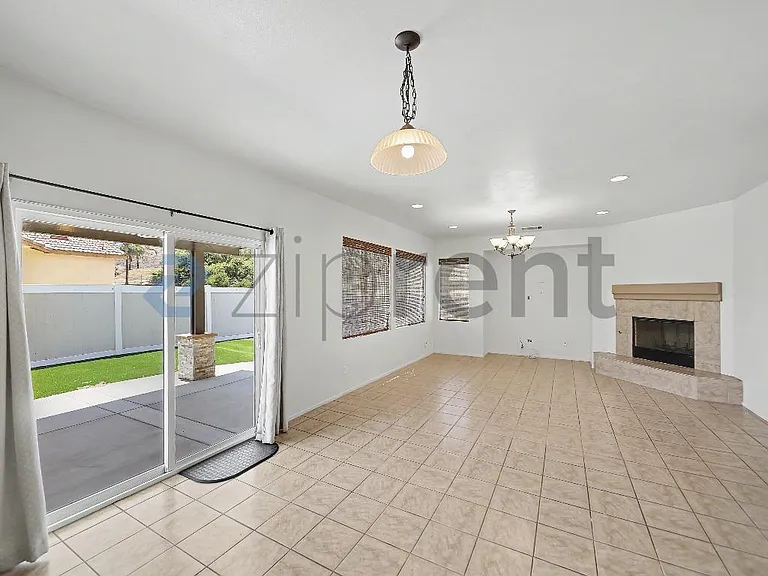 294 Kieswetter St — Photo 27