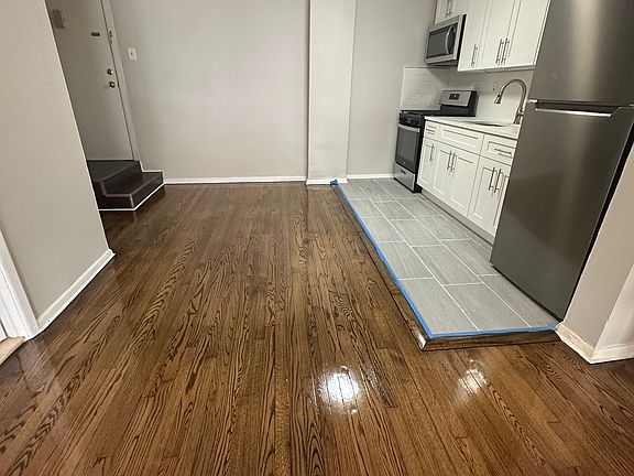 3rd image of 257-259 Grant Ave #2A