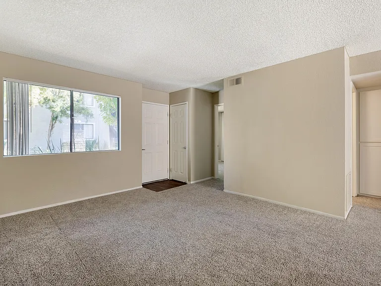 Riverwalk Landing Apartment Homes — Photo 13