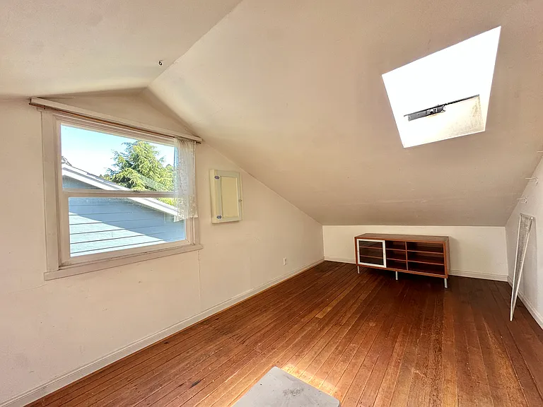 11 Hillview Ave — Photo 28