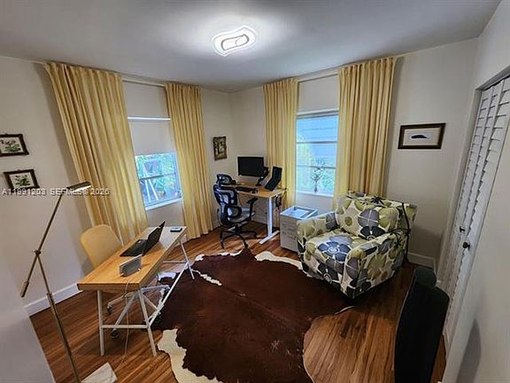 5th image of 831 Plover Ave #831