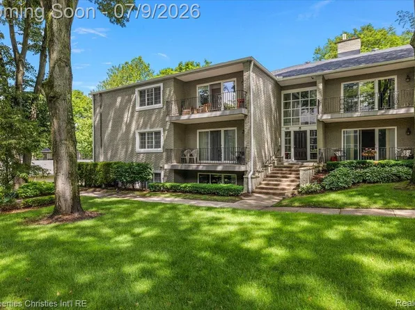 1113 N Old Woodward Ave Unit 34, Birmingham, MI 48009