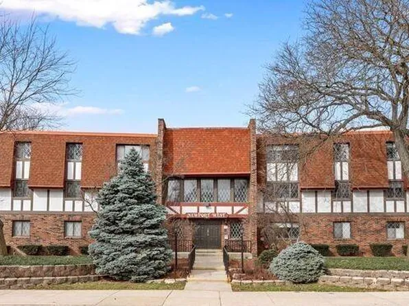 5253 North Lovers Lane ROAD #306, Milwaukee, WI 53225