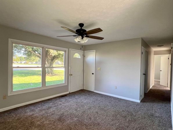 395 S Mathers St, Orleans, IN 47452