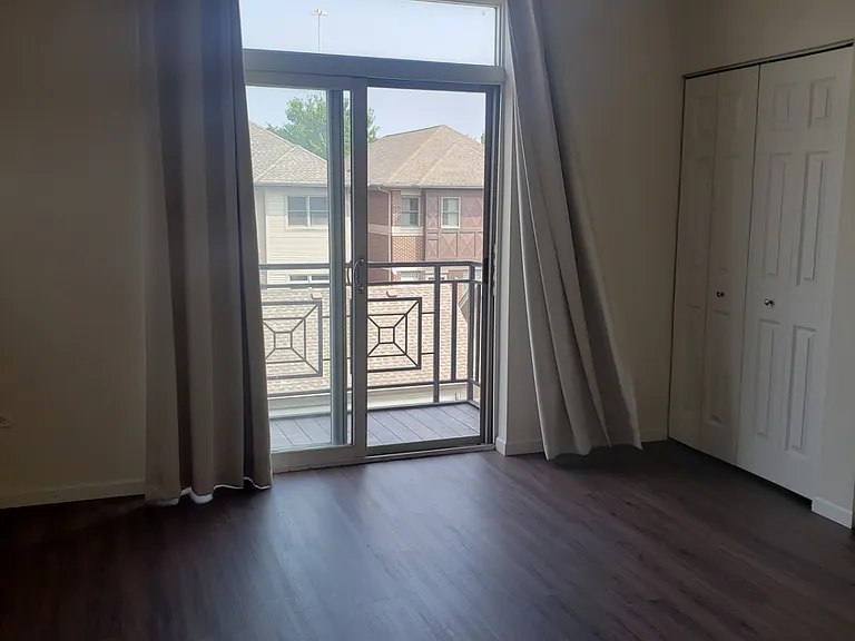 Bedroom/ balcony