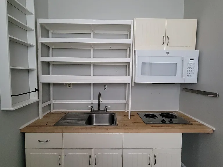 146 6th Ave #8 — Photo 8