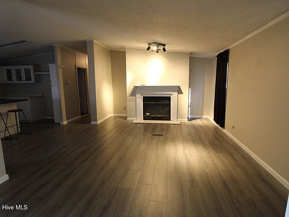 3rd image of 60 Jessica Court