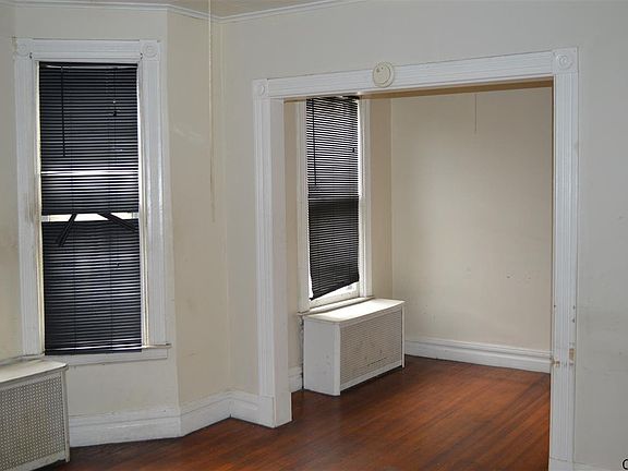 5th image of 277 Sheridan Ave