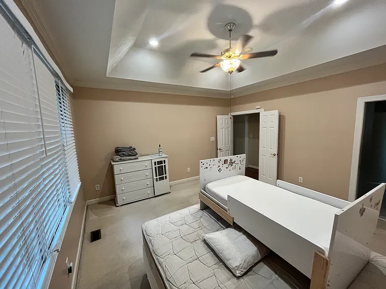 305 Fairway Ln — Photo 10