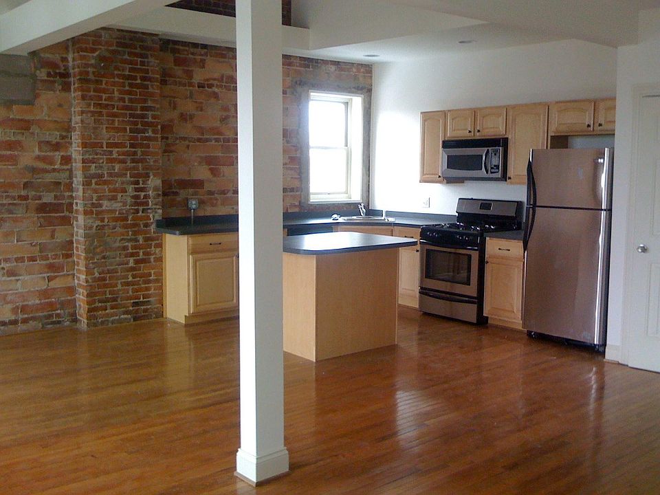 2nd image of 334 Connecticut St APT 2W