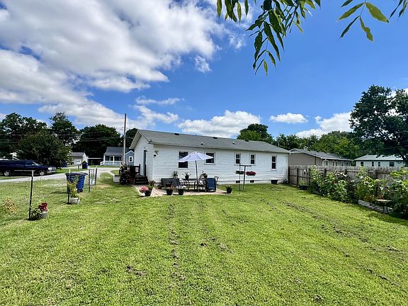 3rd image of 618 Coble Cir
