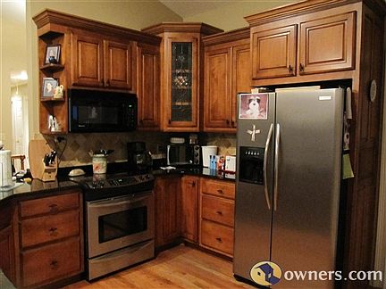 Custom Cabinets - Granite Countertops