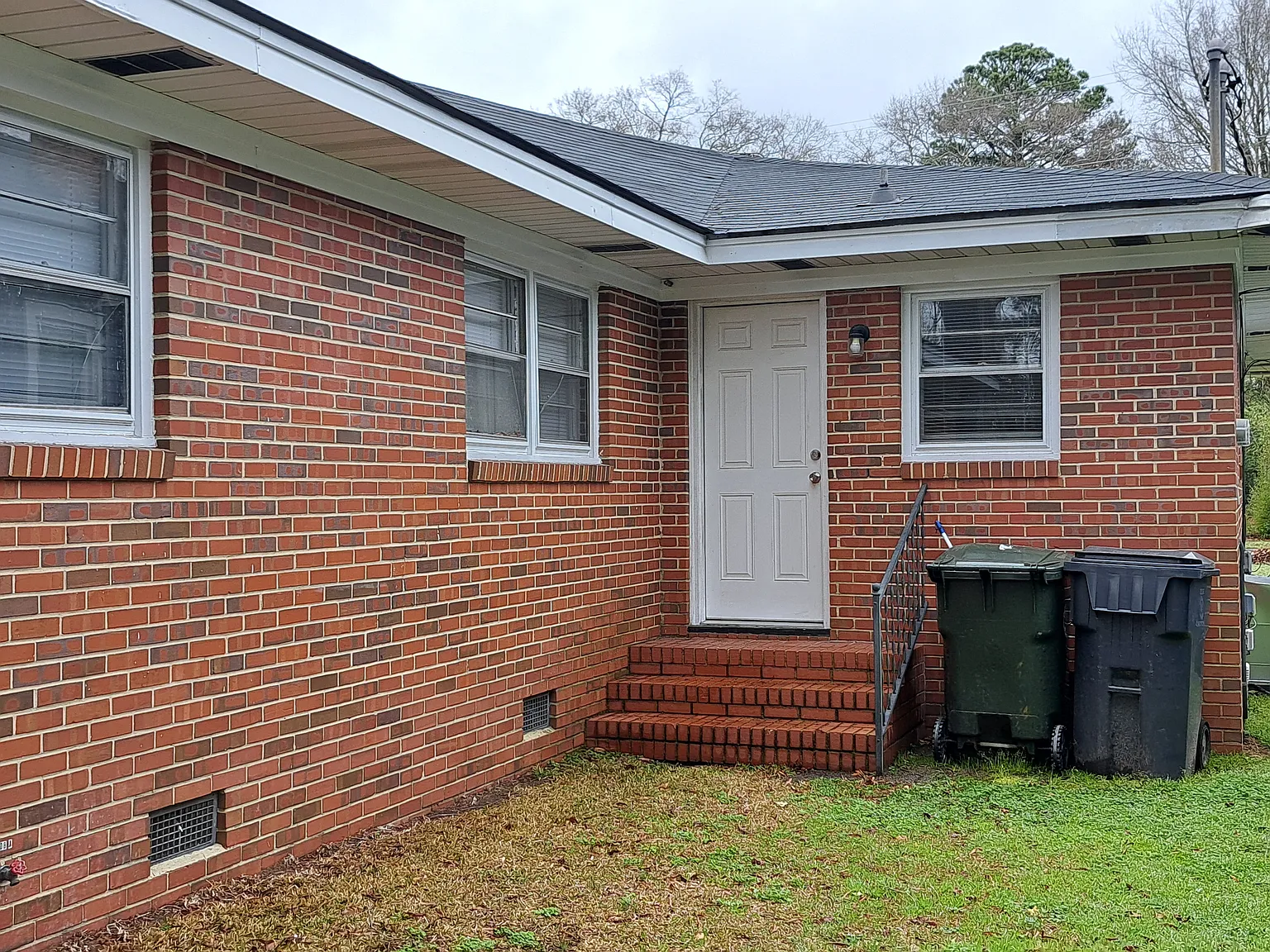 2 bed, $1,100 — Photo 2