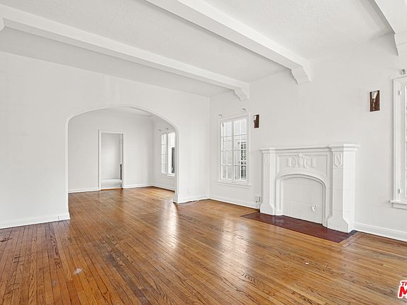 3rd image of 454 N Orange Grove Ave
