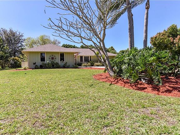 3rd image of 2090 NE Pinecrest Lakes Blvd