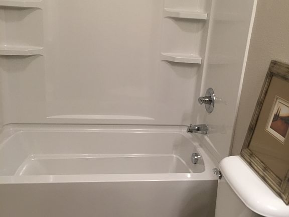4th image of 211 N 17th St